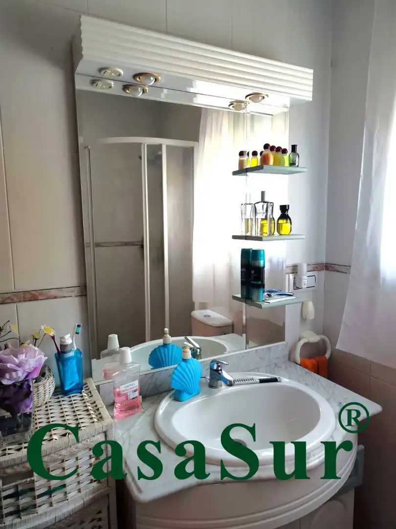 Bany de Casa o xalet en venda en Cubillas de Santa Marta amb Calefacció, Jardí privat i Terrassa