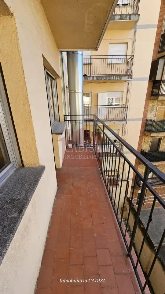 Terrassa de Pis per a compartir en Salamanca amb Calefacció, Traster i Moblat