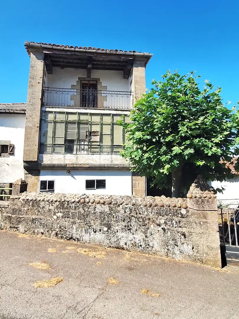 Exterior view of Houses for sale in Valdeolea  with Heating and Balcony
