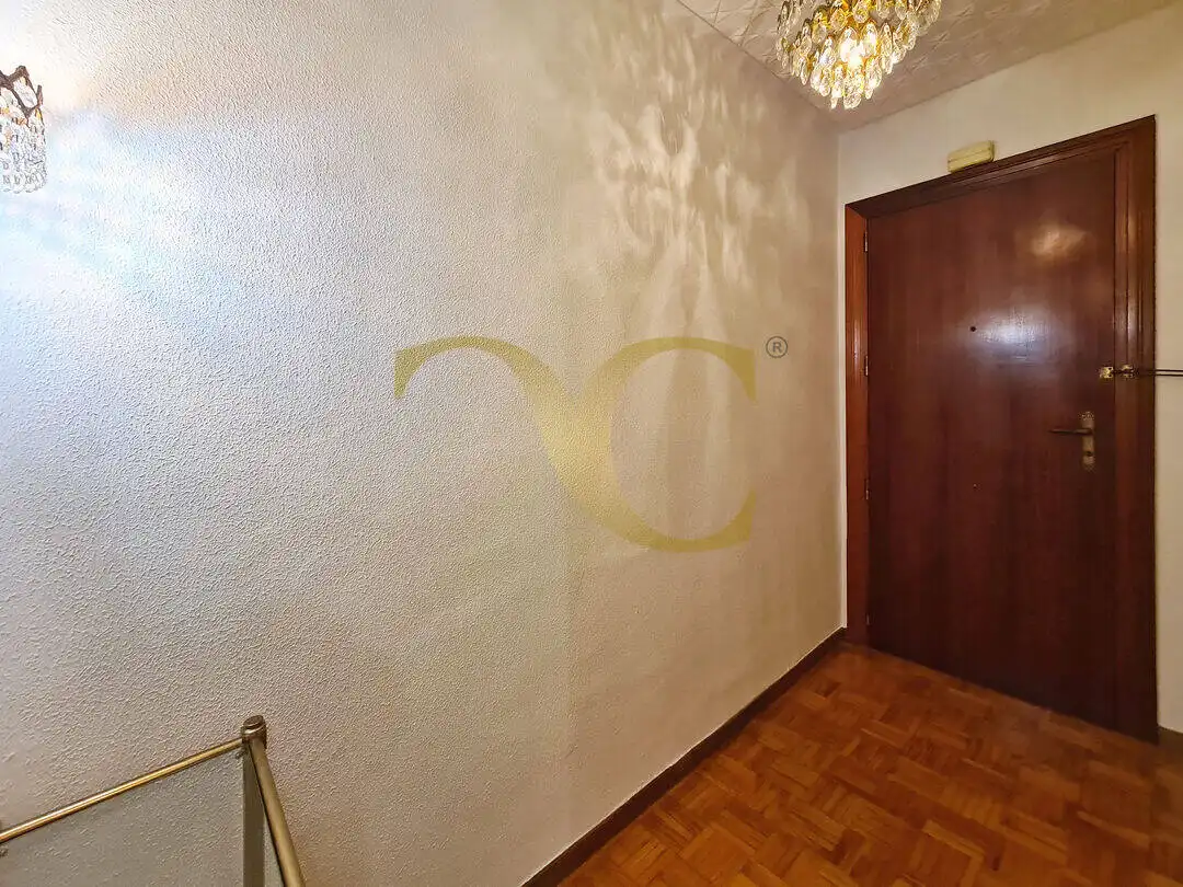 Piso en venta en Oviedo  con Terraza