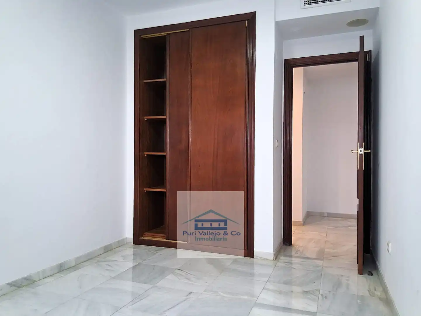 Habitación de Piso de alquiler en Córdoba con Aire acondicionado y Balcón