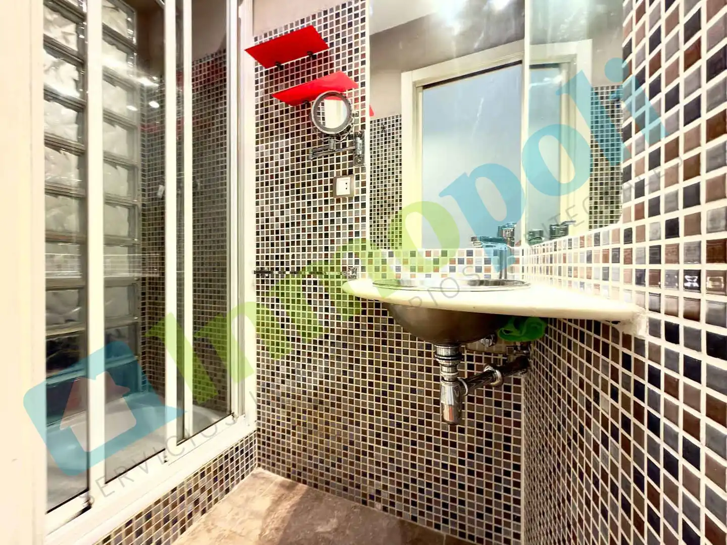 Bathroom of Flat for rent in Badajoz  with Air Conditioner, Heating and Furnished