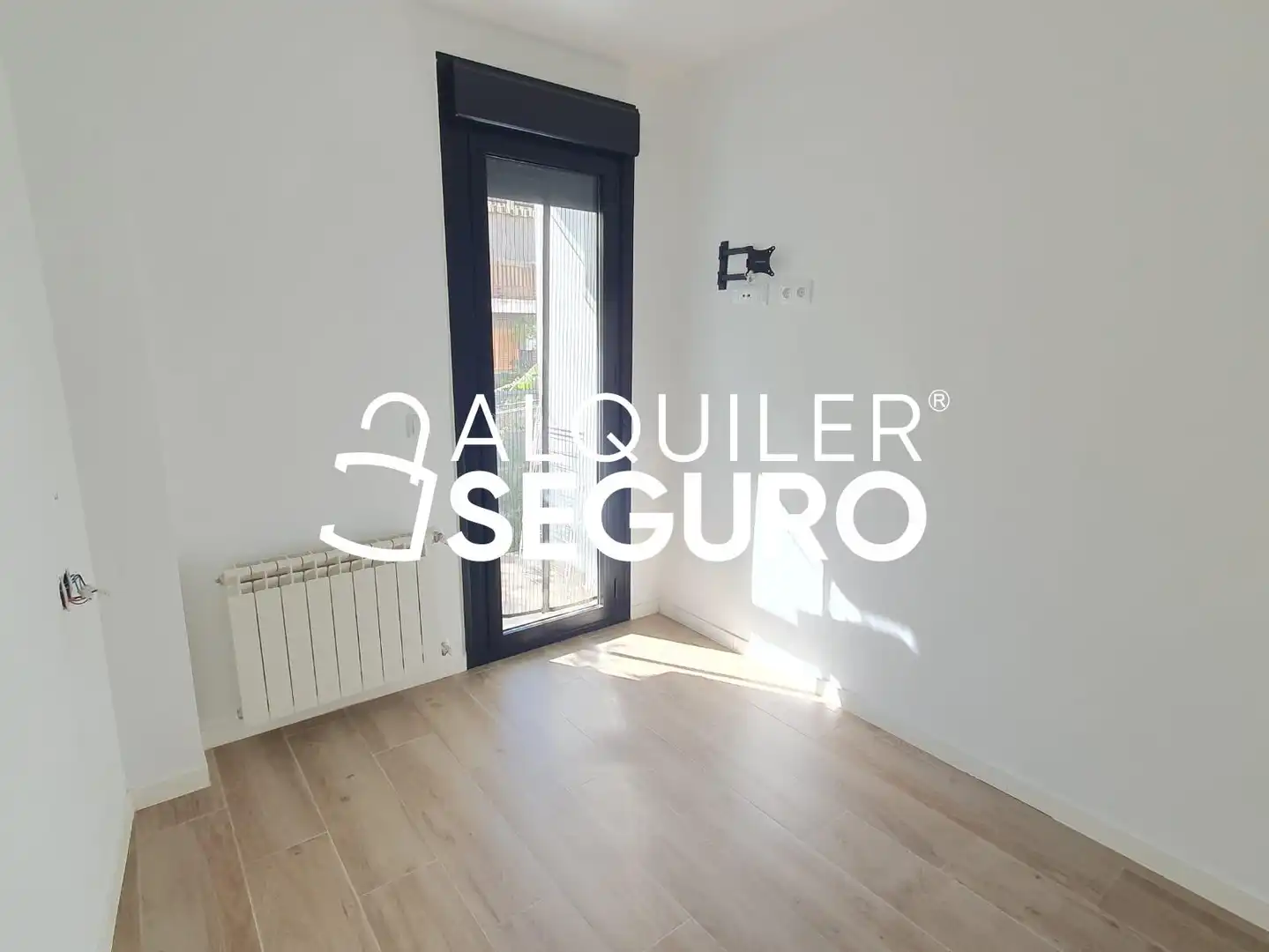 Bedroom of Flat for rent in Madrid  with Air Conditioner, Heating and Terrace