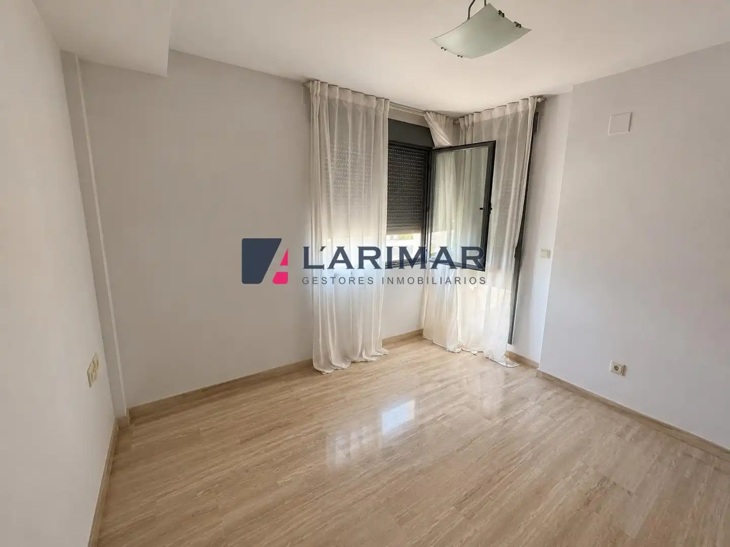 Dormitori de Casa adosada de lloguer en Alicante / Alacant amb Aire condicionat, Calefacció i Jardí privat