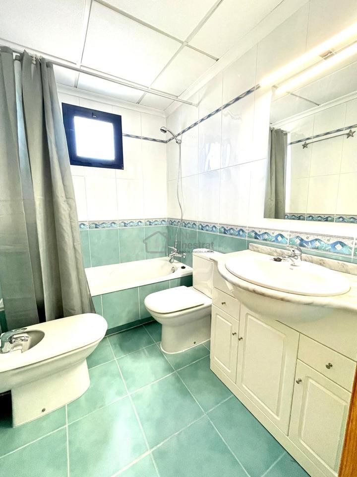 Bathroom of Flat to rent in Villajoyosa / La Vila Joiosa  with Terrace and Community pool