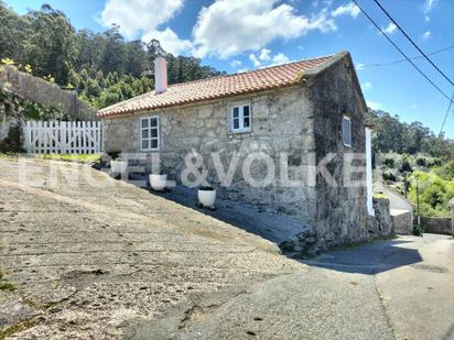Vista exterior de Casa o xalet en venda en Meis amb Calefacció, Jardí privat i Terrassa