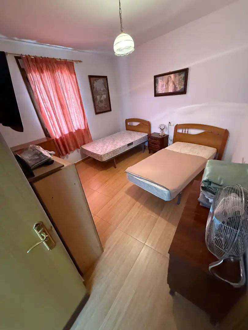 Dormitori de Casa o xalet en venda en Alcalá la Real amb Jardí privat, Parquet i Terrassa