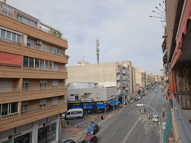 Exterior view of Flat for sale in Alicante / Alacant  with Terrace, Furnished and Balcony