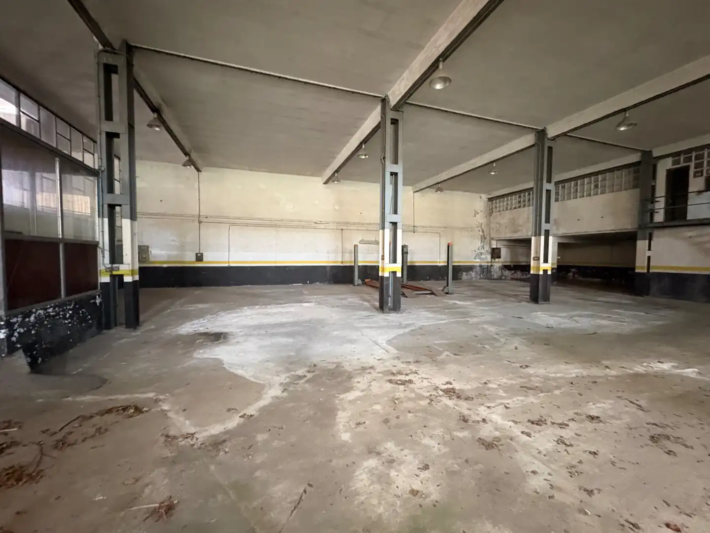 Industrial buildings for sale in Betanzos