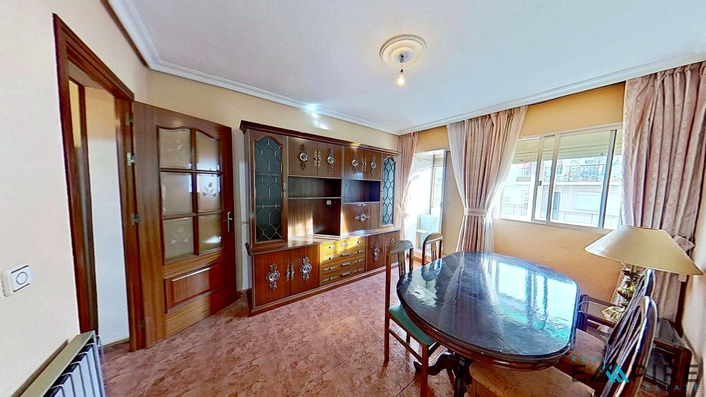 Piso en venta en San Roque, Reyes