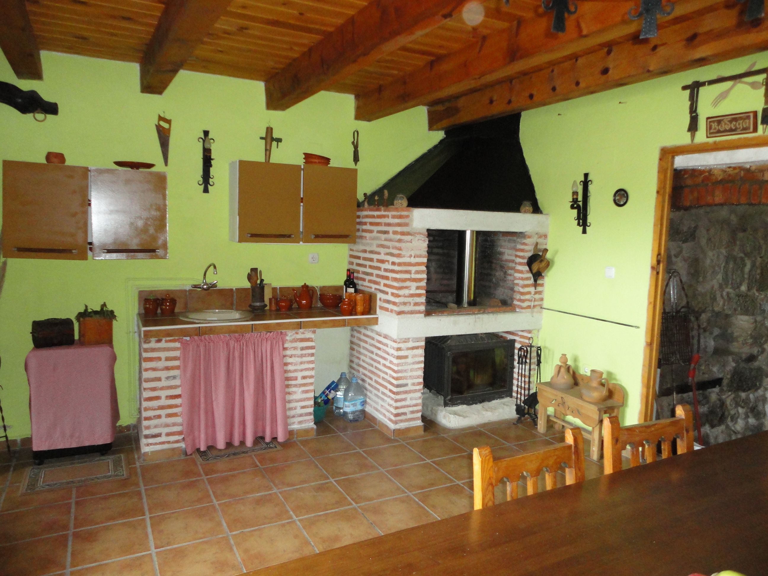 Cuina de Casa o xalet en venda en Traspinedo amb Calefacció, Terrassa i Traster