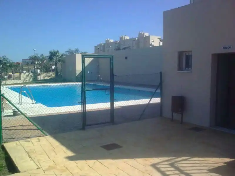 Piscina de Piso de alquiler en Algeciras con Amueblado y Piscina comunitaria
