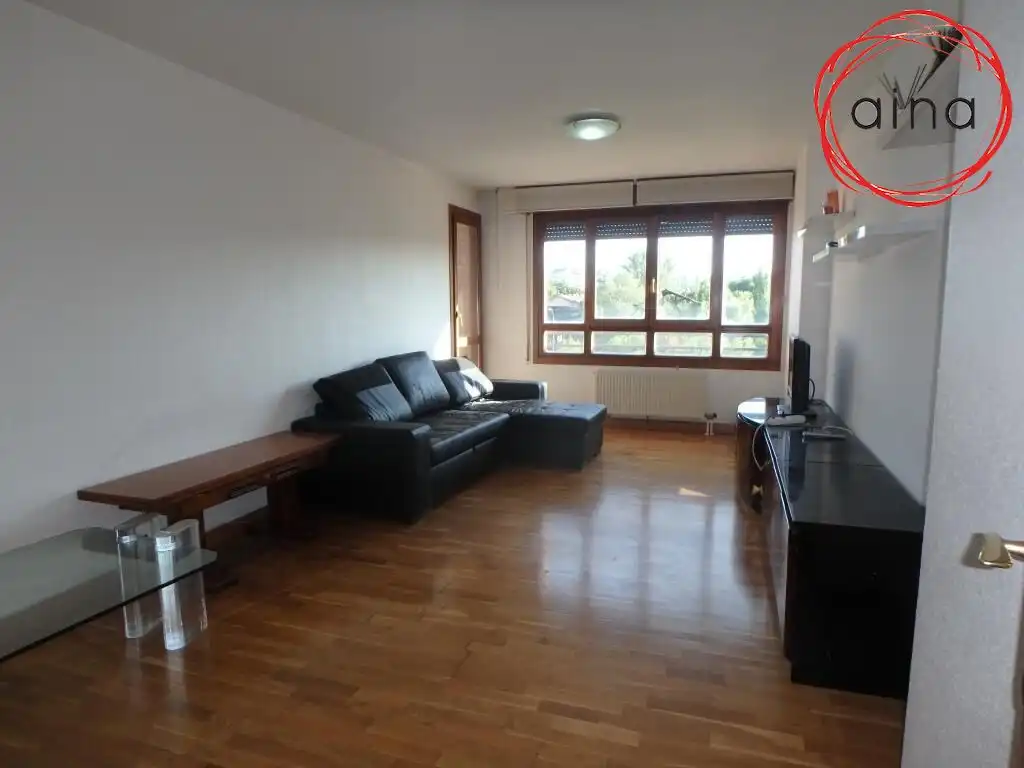 Sala de estar de Piso de alquiler en  Pamplona / Iruña con Calefacción, Terraza y Balcón