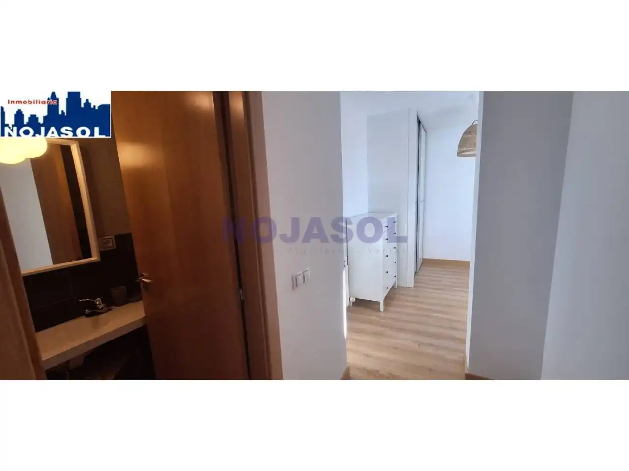 Habitación de Apartamento de alquiler en Meruelo con Parquet, Terraza y Amueblado