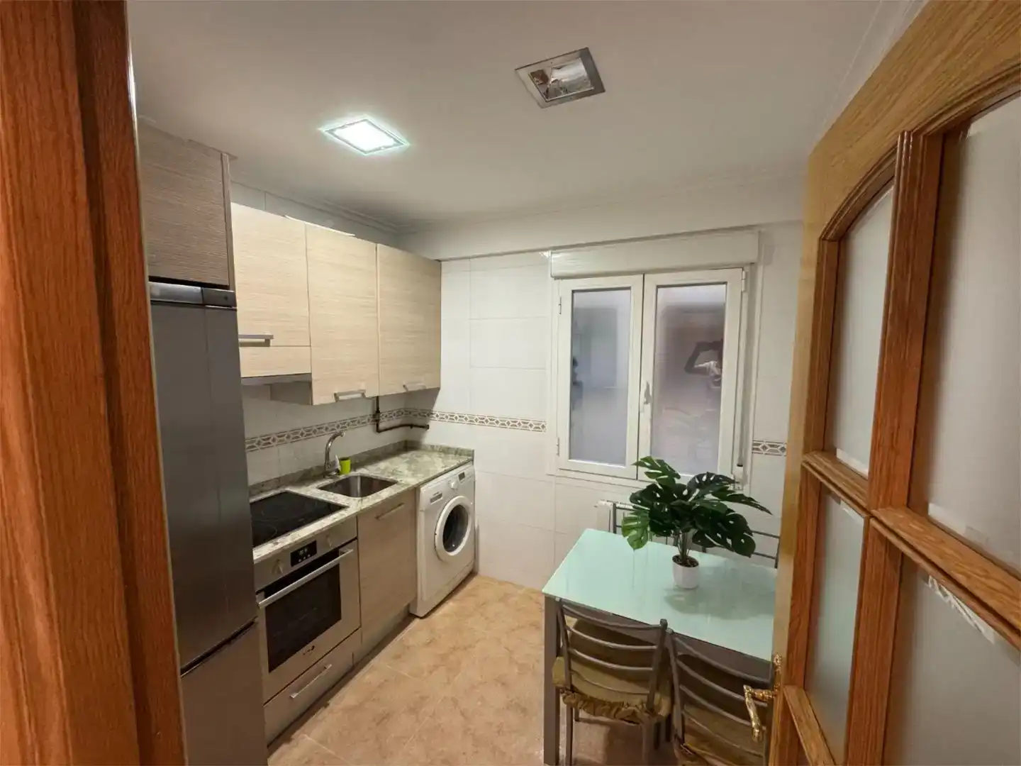 Cocina de Piso para compartir en  Logroño con Parquet y Amueblado
