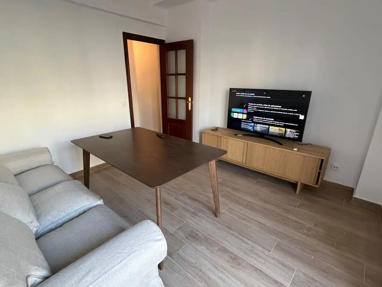 Living room of Flat for rent in Sevilla  with Air Conditioner, Terrace and Furnished