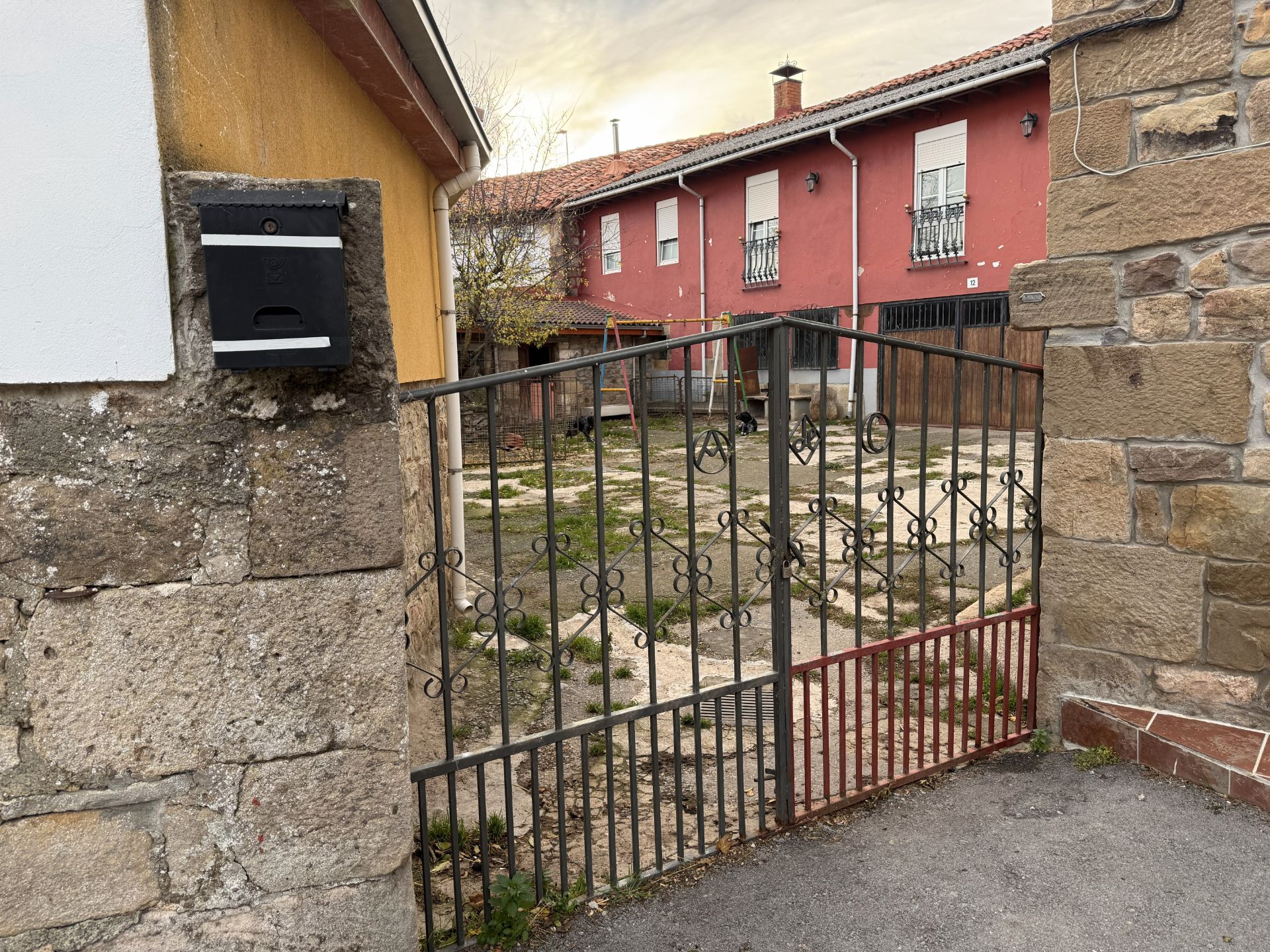 Exterior view of House or chalet for sale in Campoo de Enmedio  with Private garden, Terrace and Storage room