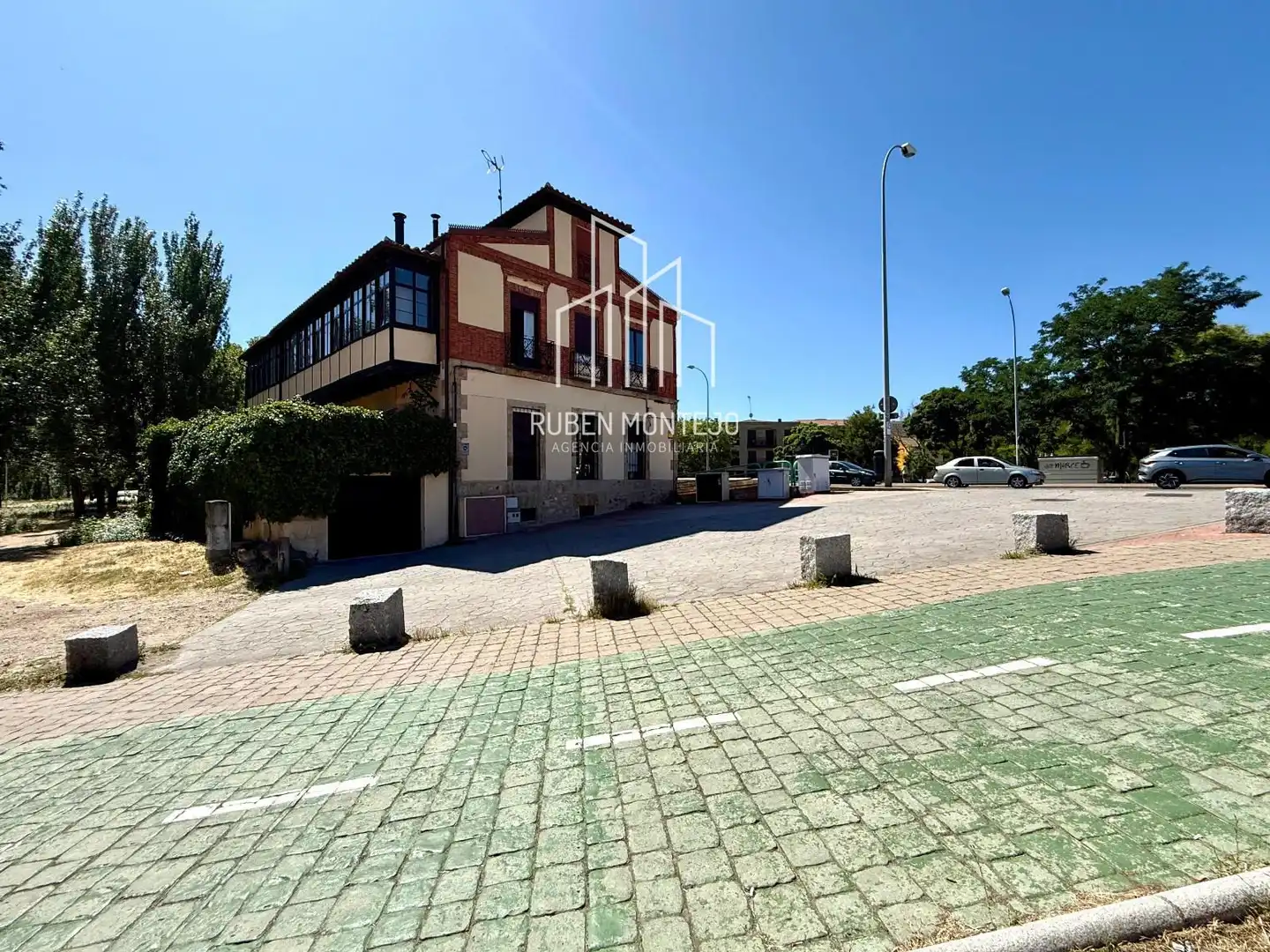 Außenansicht von Einfamilien-Reihenhaus zur Miete in Salamanca mit Heizung, Terrasse und Abstellraum