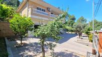 Vista exterior de Casa o xalet en venda en Sant Andreu de la Barca amb Aire condicionat, Terrassa i Piscina