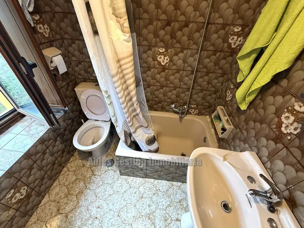 Badezimmer von Haus oder Chalet zum Verkauf in Quirós mit Heizung und Abstellraum