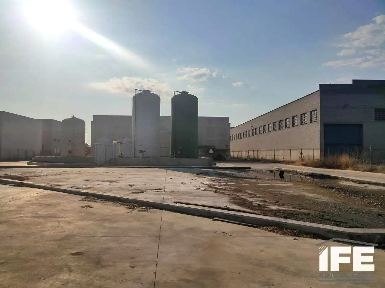 Vista exterior de Nau industrial de lloguer en Alagón