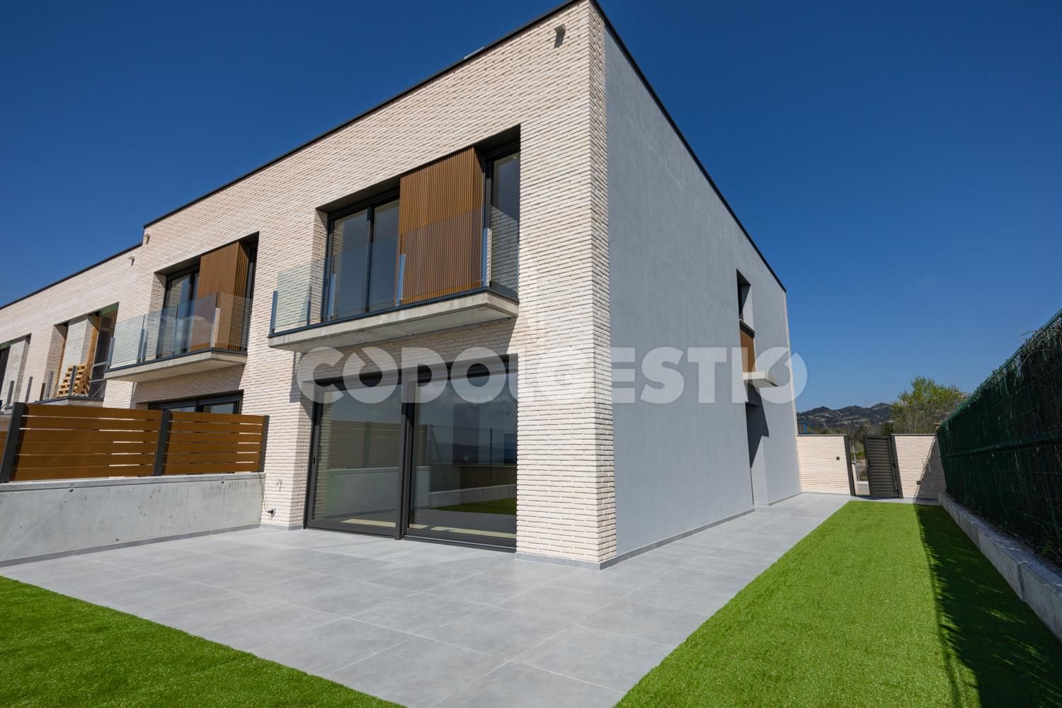 Vista exterior de Casa o xalet en venda en Torelló amb Balcó