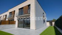 Exterior view of House or chalet for sale in Torelló  with Balcony