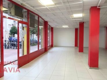 Local comercial en venda a Baeza
