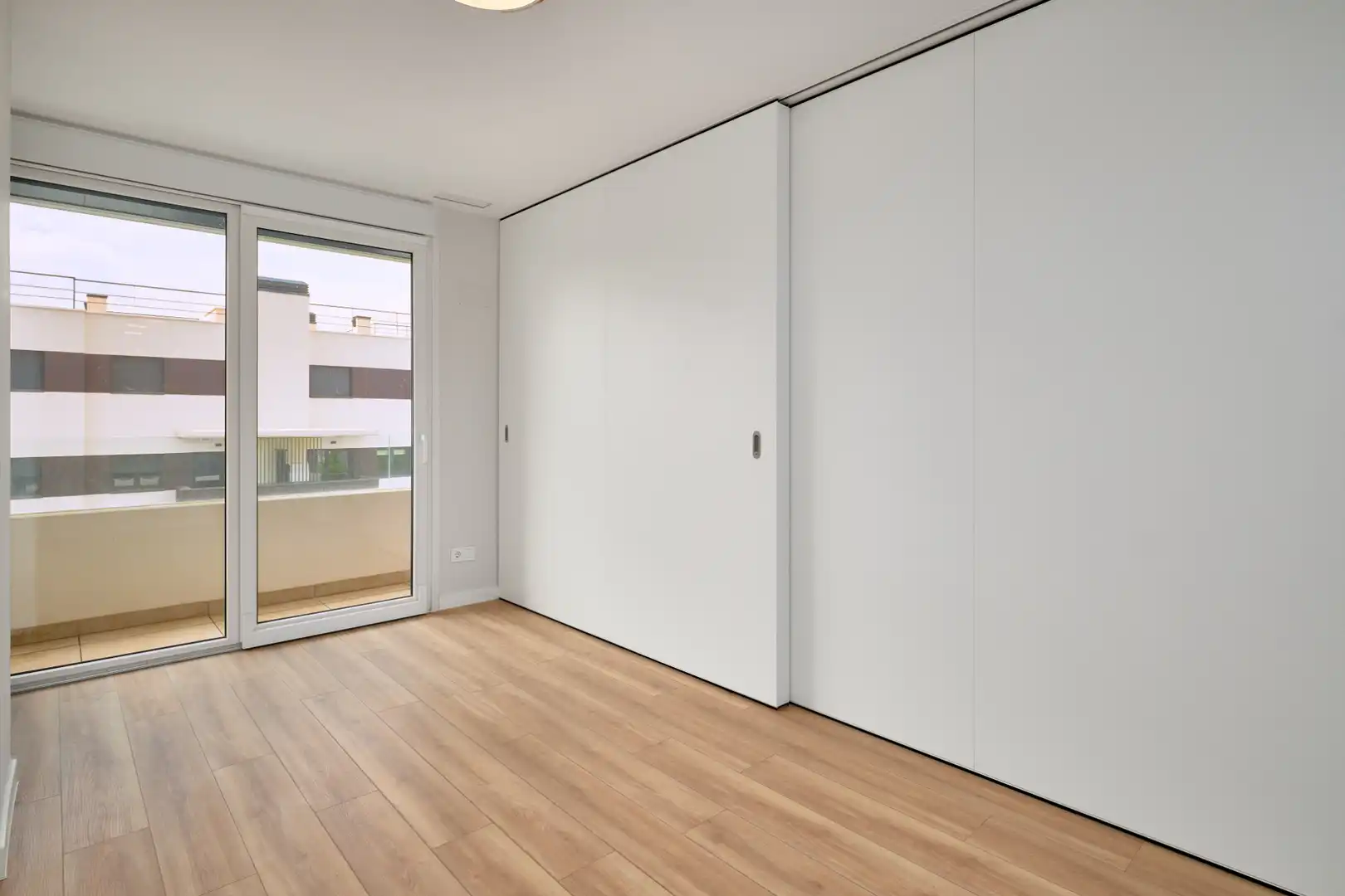 Schlafzimmer von Wohnung zur Miete in Madrid mit Klimaanlage, Terrasse und Abstellraum