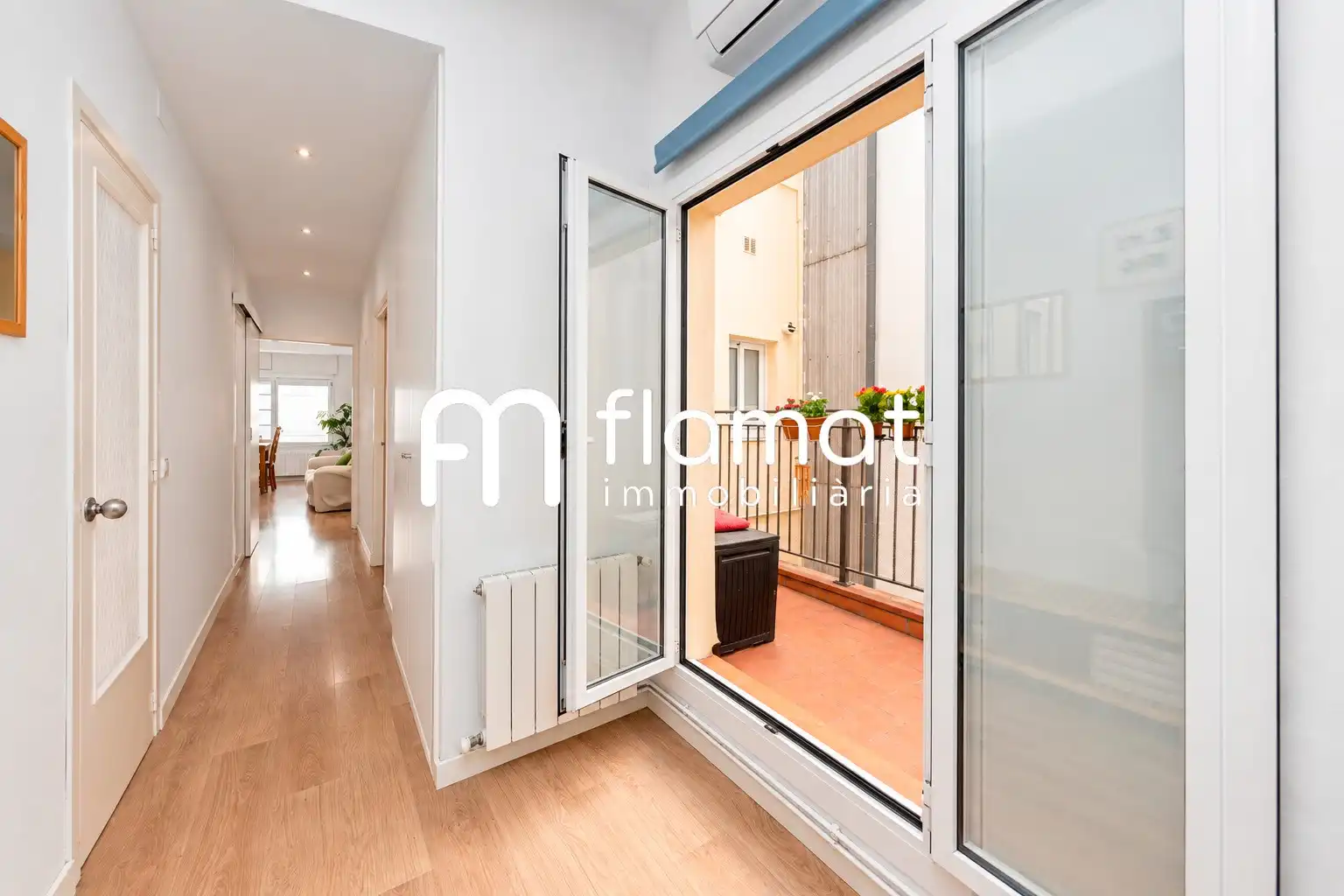 Flat with terrace for sale in Carrer de València, imagen 5