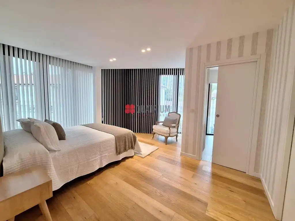Habitación de Piso de alquiler en Santiago de Compostela  con Calefacción, Terraza y Amueblado