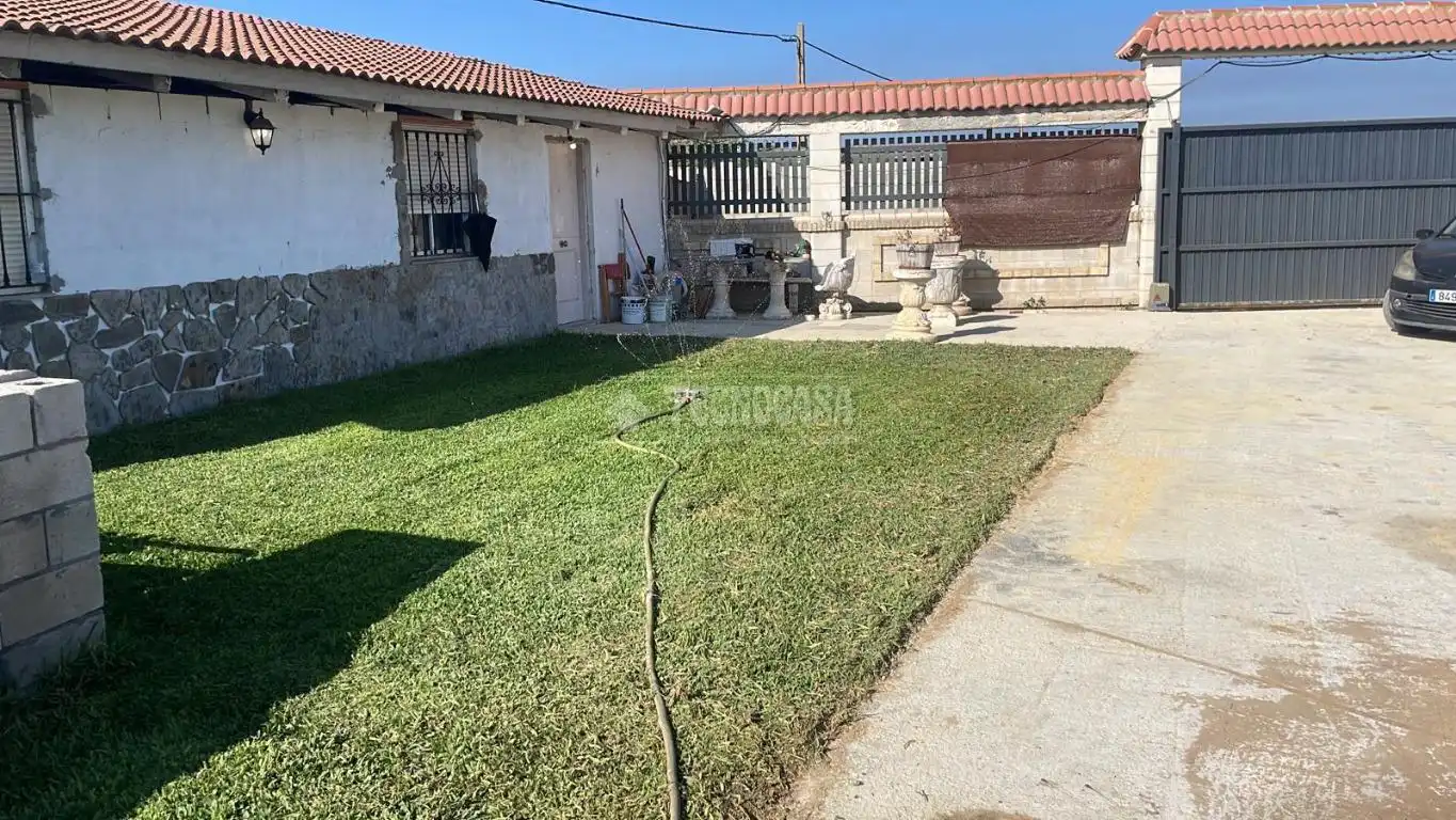 Finca rústica en venda en Dos Hermanas amb Traster