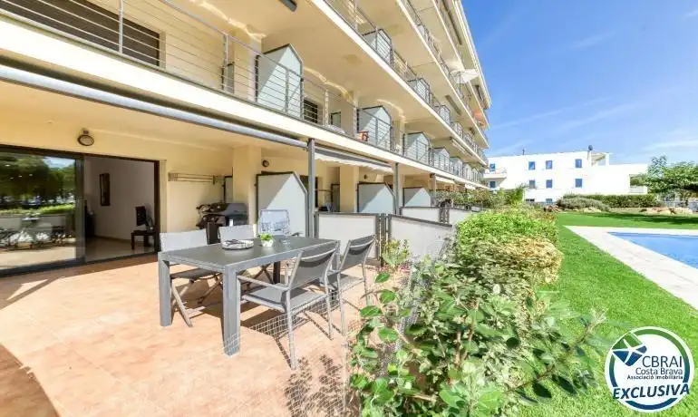 Terrace of Ground floor for sale in Roses  with Air Conditioner, Terrace and Furnished