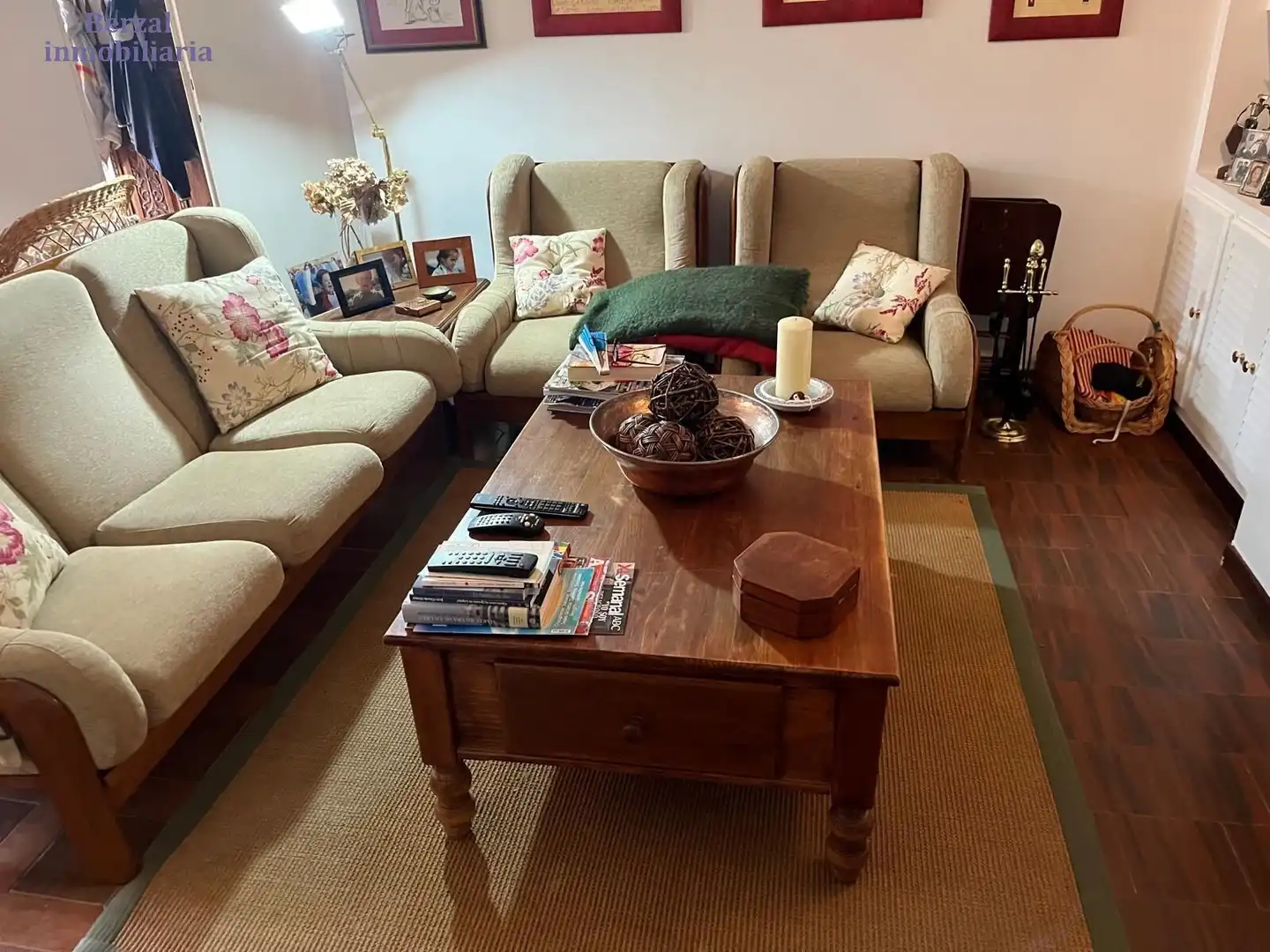 Sala d'estar de Casa o xalet en venda en Sorzano amb Jardí privat, Terrassa i Traster