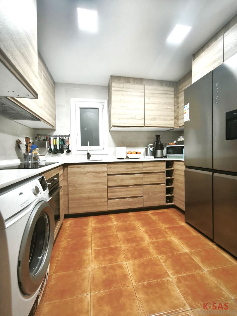 Kitchen of Flat for sale in Esplugues de Llobregat  with Air Conditioner, Heating and Furnished