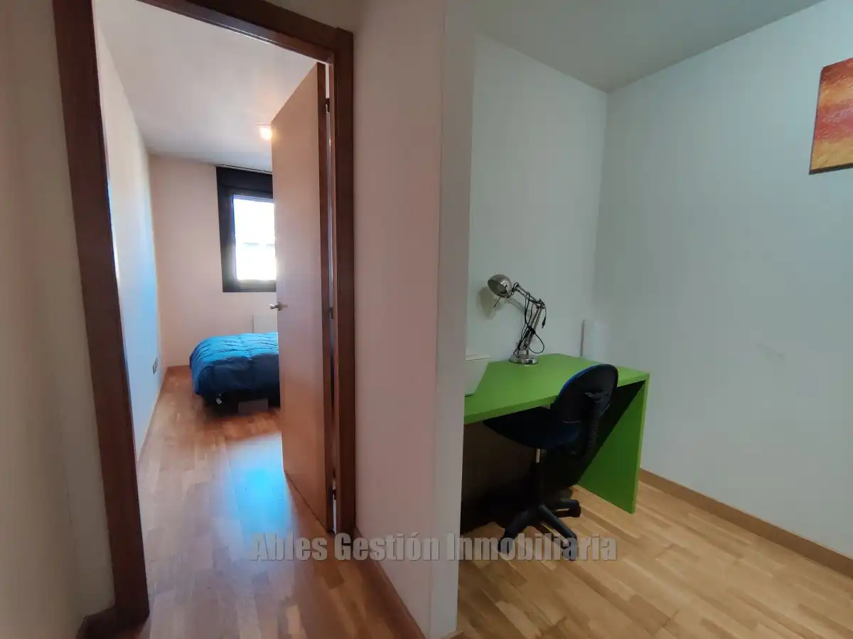 Habitación de Piso de alquiler en Oviedo  con Calefacción y Terraza