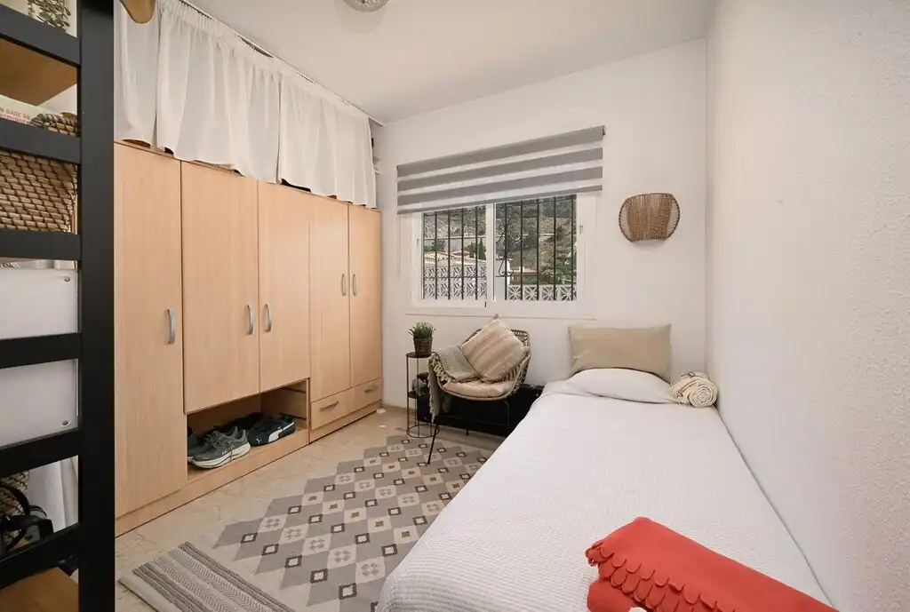 Dormitori de Casa o xalet en venda en Benalmádena amb Aire condicionat, Jardí privat i Terrassa