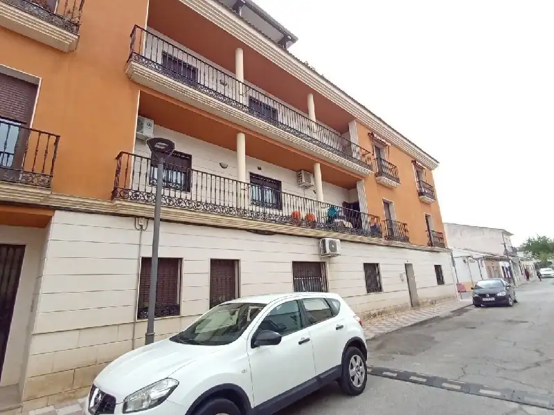 Vista exterior de Piso en venta en La Carolina
