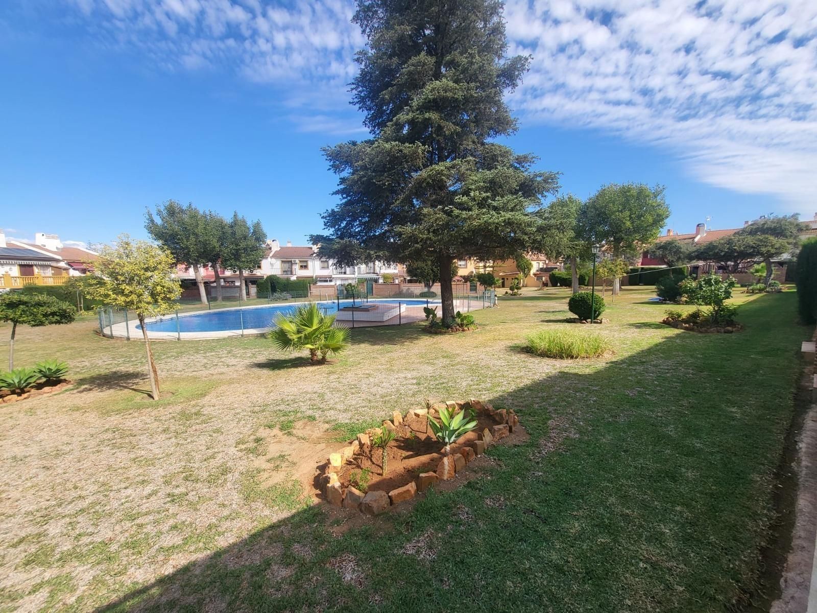 Jardí de Casa adosada en venda en Alhaurín de la Torre amb Aire condicionat, Jardí privat i Terrassa