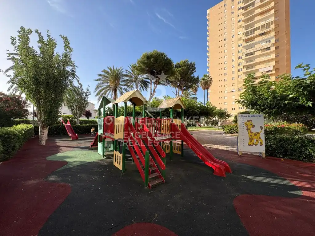 Vista exterior de Planta baja en venta en El Puig de Santa Maria con Jardín privado, Piscina y Horno