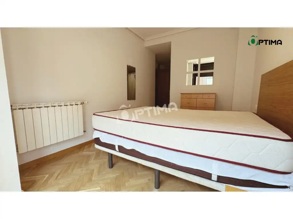 Bedroom of Flat for rent in Madrid