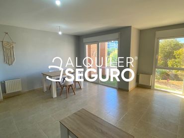 Piso con ascensor en alquiler en Alicante
