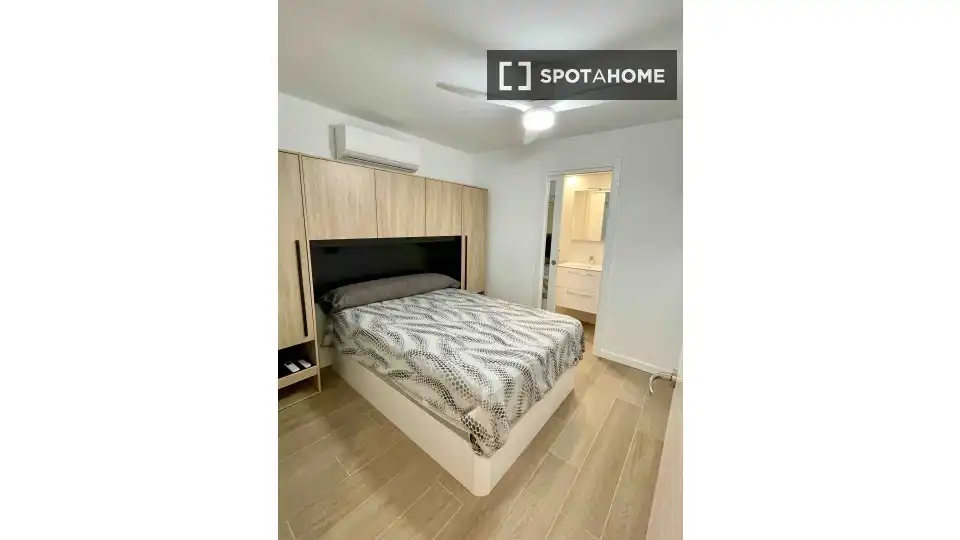 Bedroom of Flat for rent in Valencia  with Air Conditioner, Heating and Furnished
