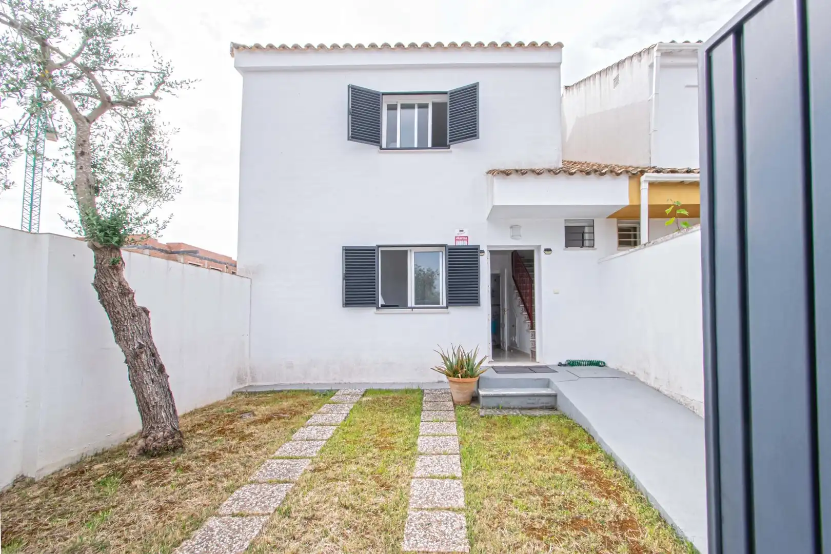 Vista exterior de Casa adosada en venta en Espartinas con Aire acondicionado y Amueblado