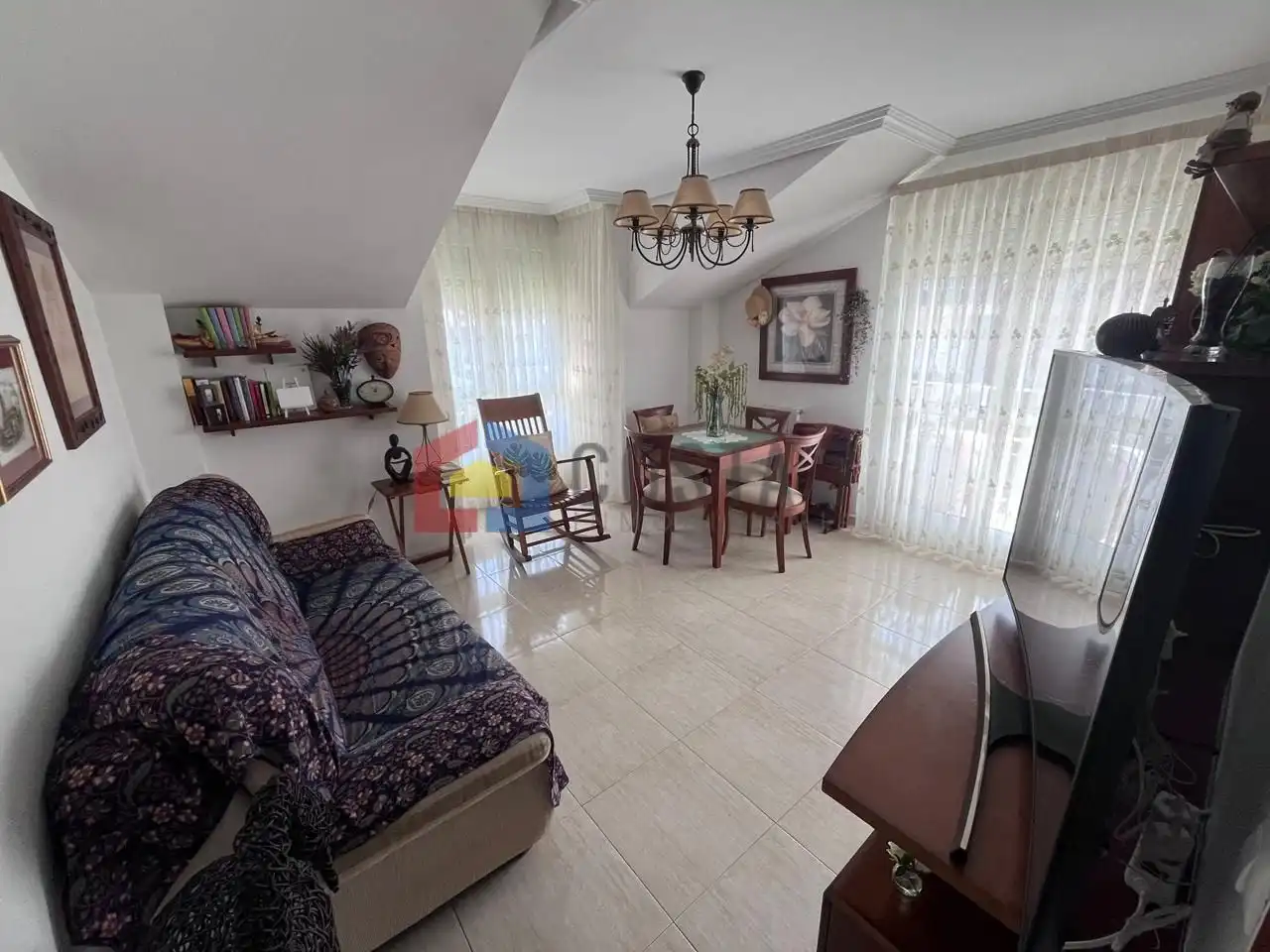 Sala de estar de Piso en venta en Noja con Calefacción, Terraza y Piscina comunitaria