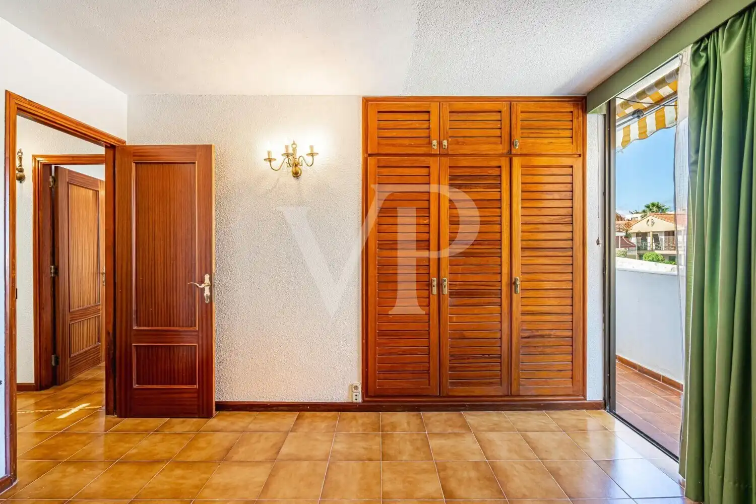 Habitación de Casa adosada en venta en Adeje con Terraza, Balcón y Piscina comunitaria