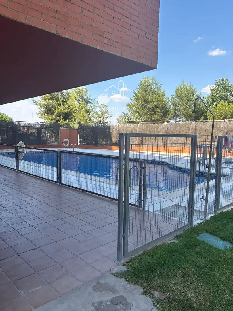 Piscina de Pis en venda en Mérida amb Aire condicionat, Calefacció i Parquet