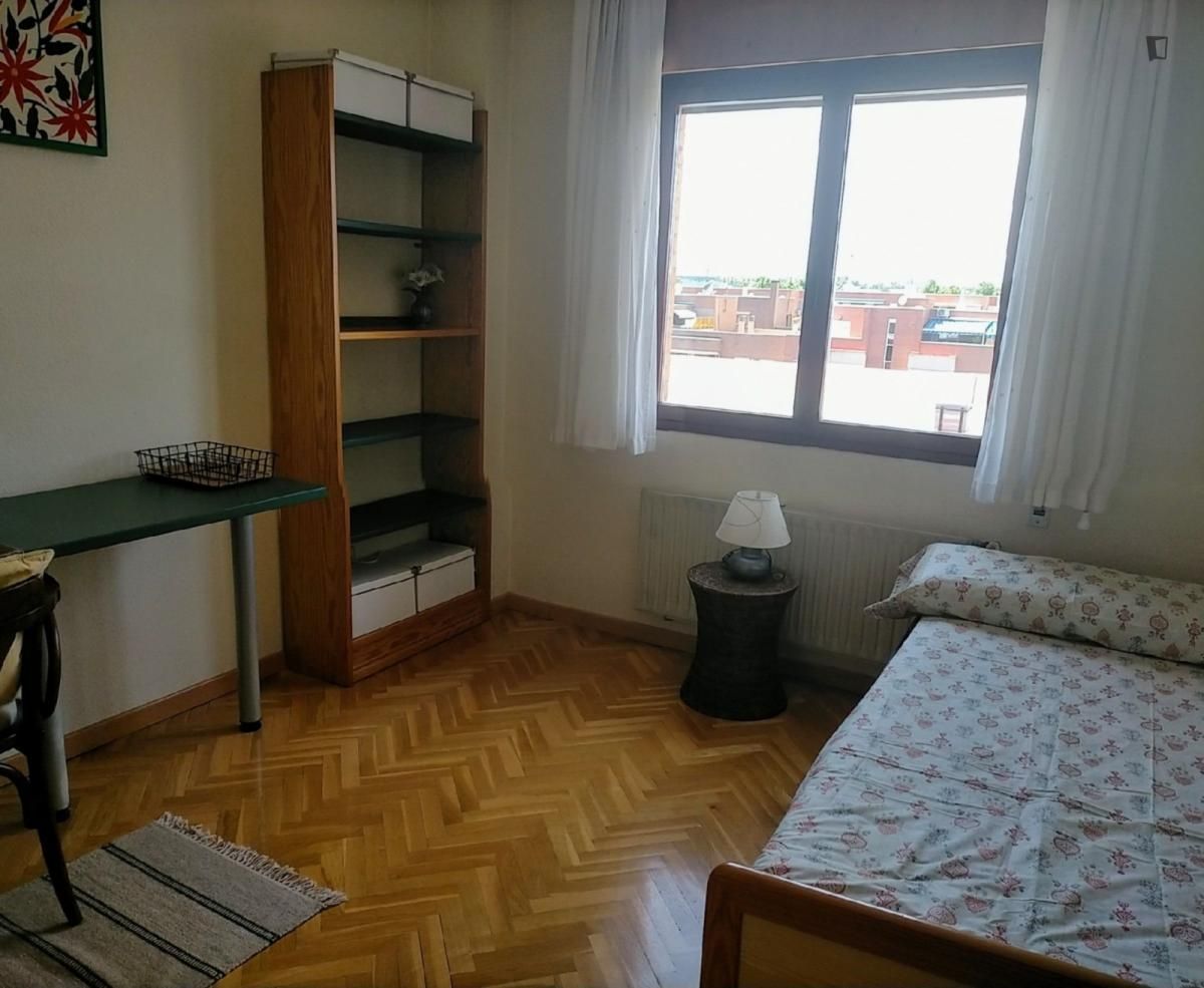 Apartment to share in Canillejas