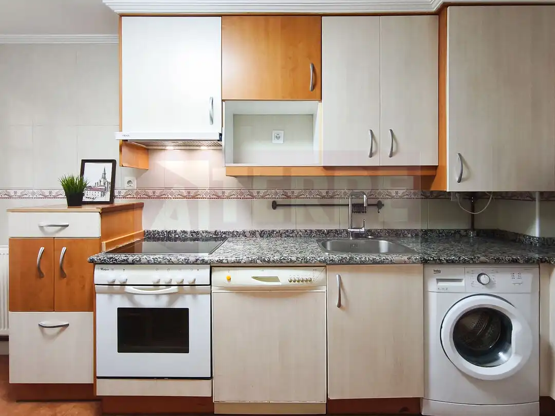 Kitchen of Flat for sale in Errenteria  with Heating, Furnished and Balcony