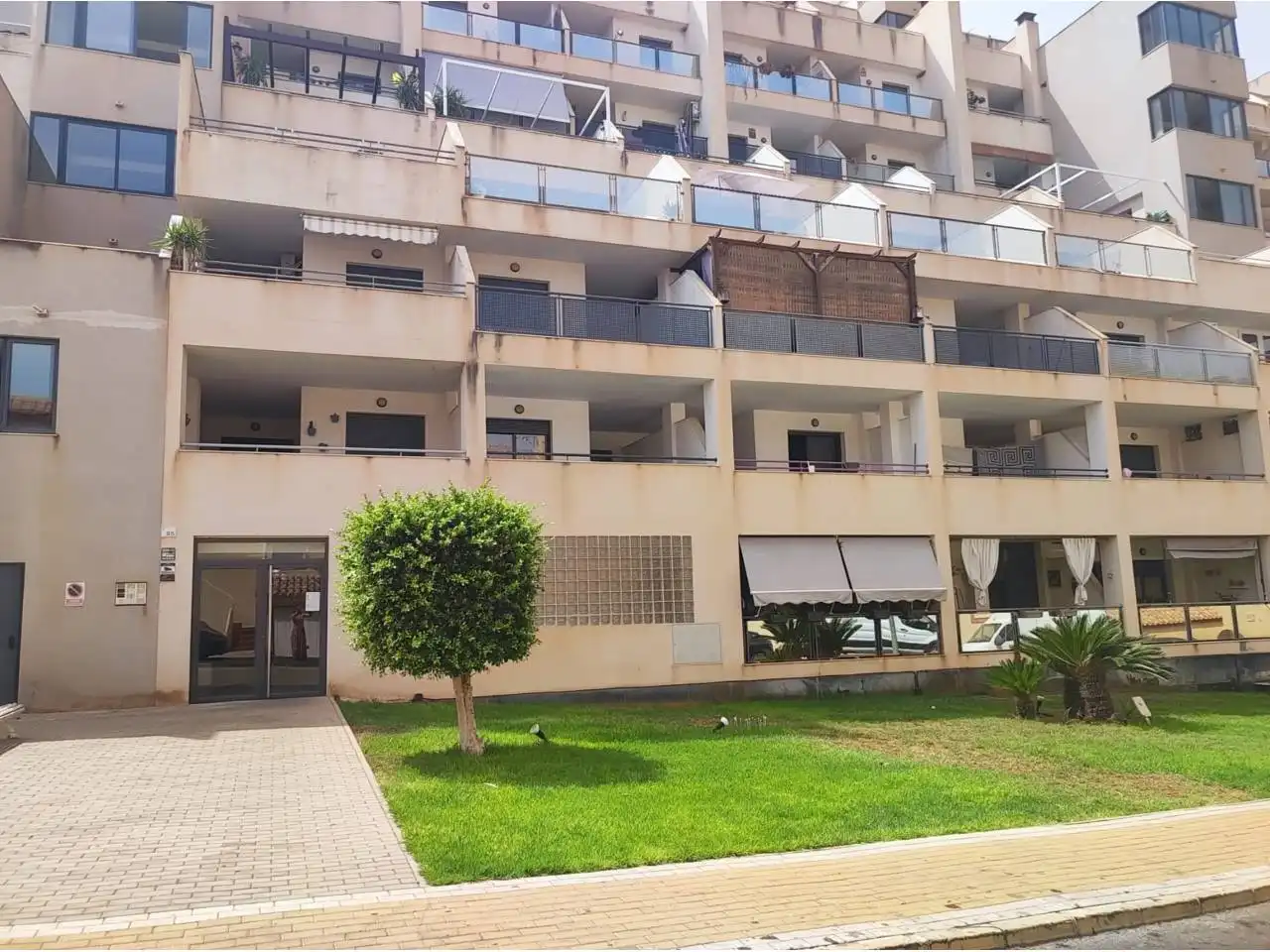 Appartamento con piscina in affitto a Calle Higueras, imagen 2